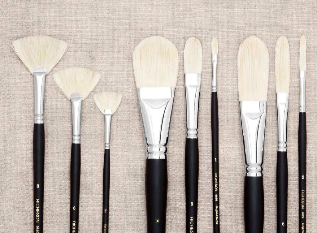 Pure Bristle Professional Signature Brushes Superior Interlocked Construction! Signature Fans 9640 Series This popular bristle fan is ideal for blending oils and acrylics.