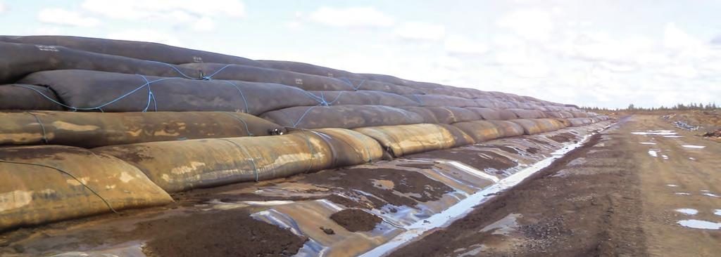 As no large areas were permanently free for sludge dewatering, the sludge was placed in custom-manufactured SoilTain Dewatering Tubes that fitted to the available space.