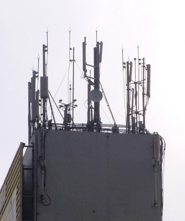 Millimeter Wave Point-to-Point Radio Receiver Base station to MTSO (mobile telephone switching offices) and PSTN High data