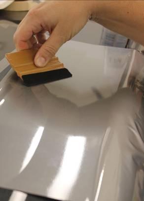 10 cm Finishing of Edges It is recommended to heat and re-squeegee the edges of the film in order to assure a