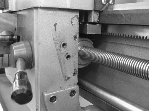 Adjusting Half-Nut 3. Loosen the two set screws shown in Figure 108 one full turn. The half-nut should engage the leadscrew firmly without tilting from side-to-side during operation.