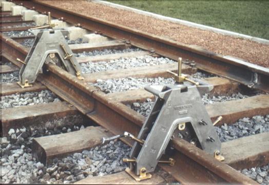 +/ 3.0mm. If it is necessary to recut the rail ends, the cut should be performed with a mechanical rail saw or an alternative gas cutting method.