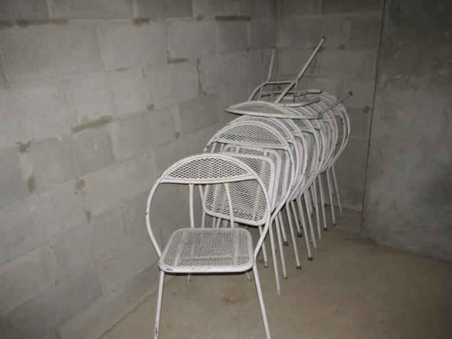 Lot # 30 OUTDOOR FURNITURE Salterni Metal Folding Saucer chairs Circa