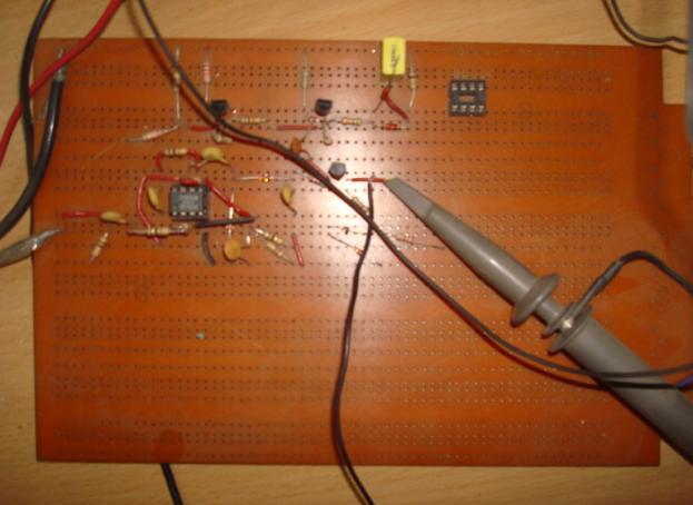 EXPERIMENTAL SETUP The system consists of a transmitter and a receiver module controlled by a microcontroller P89C1RD2.