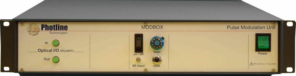 The Modbox design integrates within a 2U 19 enclosure a laser source (optional), a complete modulation stage featuring an external LiNb03 modulator with its RF driver