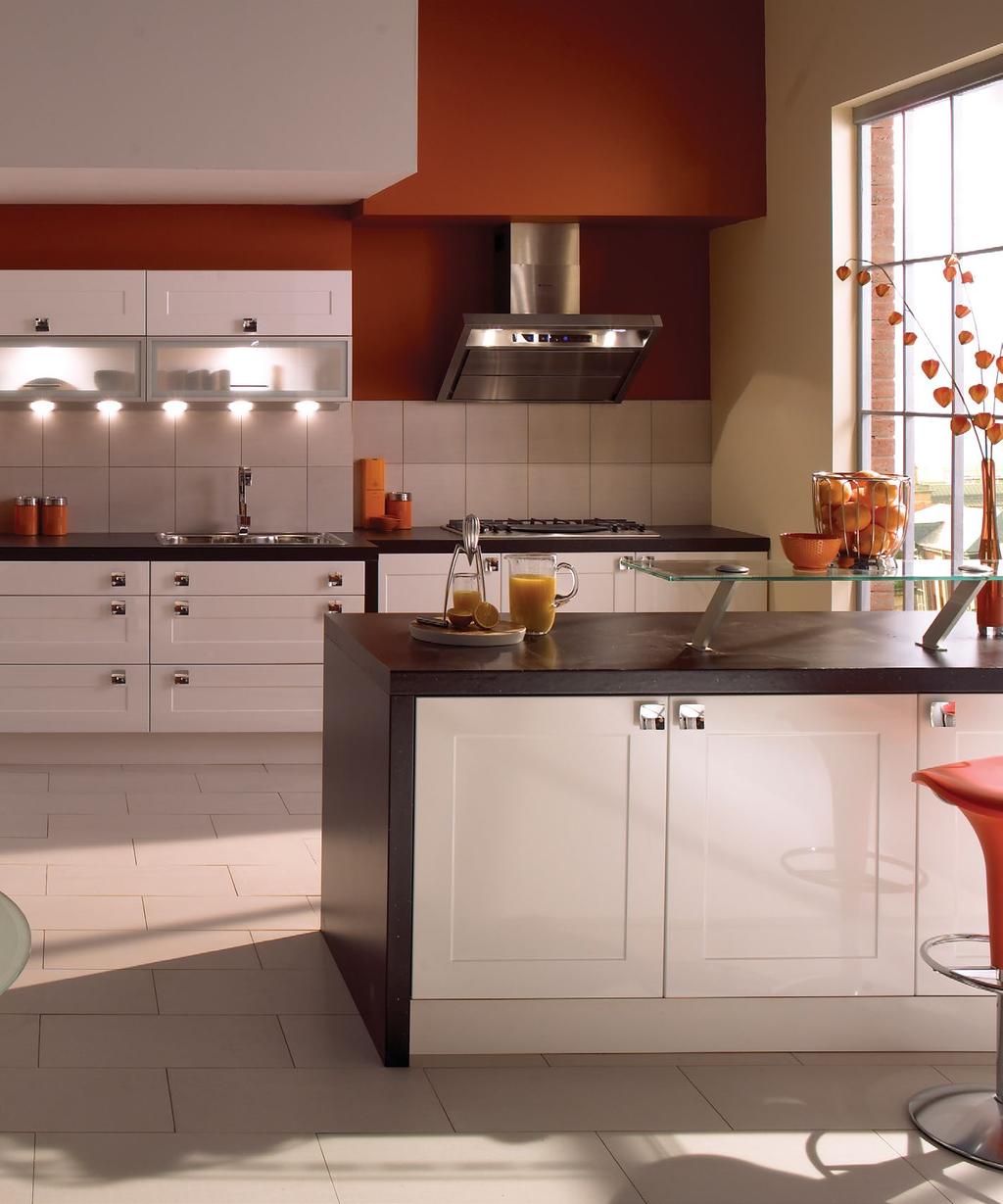 finish creates a stunning Shaker-style kitchen.