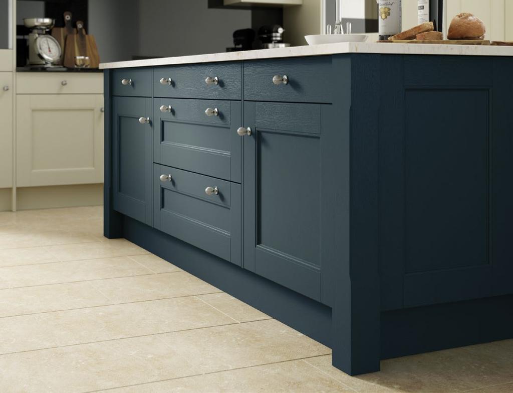 TRADITIONAL An elegantly designed traditional kitchen available in a range of natural