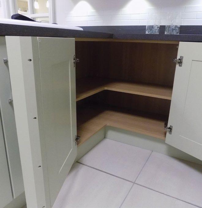 Alternatively, you can opt for a standard corner larder unit which includes four Kessebohmer LeMans storage systems, also providing easy access