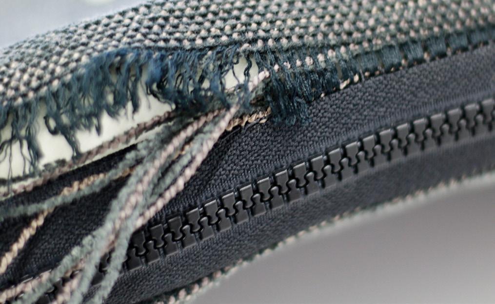 THREAD SEPARATION COM TEST RESPONSE: LOOSE WEAVE BACKING SUGGESTED Fabrics constructed in a looser weave or using thicker yarns tend to fray when cut and experience surface defects