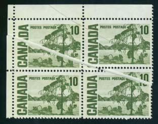x428 Detail Lot 433 432 (*) #462 1967-1973 10c olive green Jack Pine corner bock with dramatic pre-printing crease, affecting