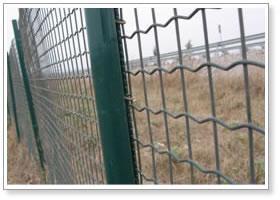 Euro Fence Specification: Electro welded wire mesh, plastic coated on Galvanized core Green ral6005