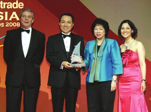 STX Business Group s chairman Duk-soo Kang received the Personality of the Year Award at the ceremony of Seatrade Asia Awards 2008 established this year for the first time by Seatrade, a magazine of