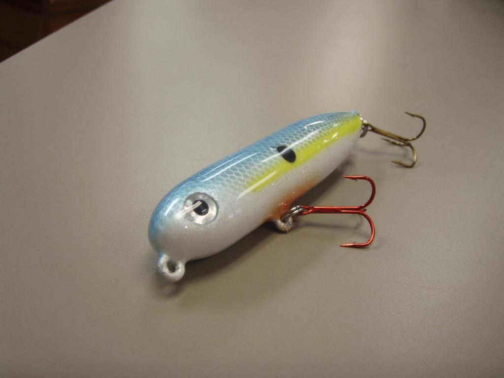 How to make a classic wooden fishing lure By Tim Kubetz 1.