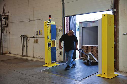 Outdoors: Doorways, small conveyors CHOOSE THE RIGHT ANTENNA FOR YOUR APPLICATION Zebra's complete family of