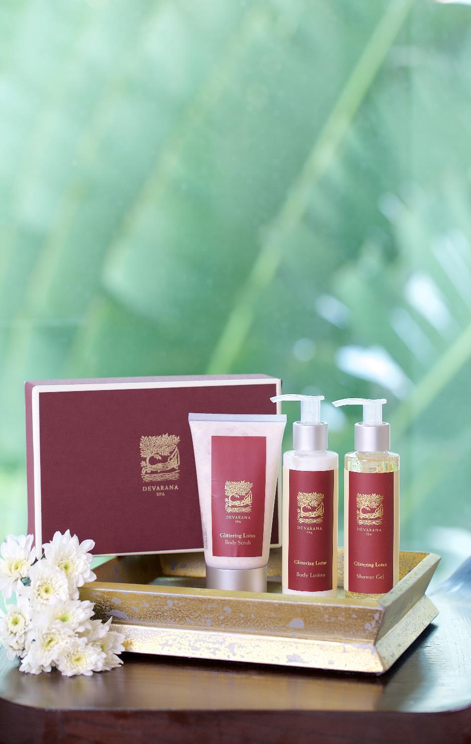 Box Set Collection Glittering Lotus Rejuvenation Set The gold mineral is highly beneficial to skin for its detoxifying, antiaging and brightening benefits whist Lotus