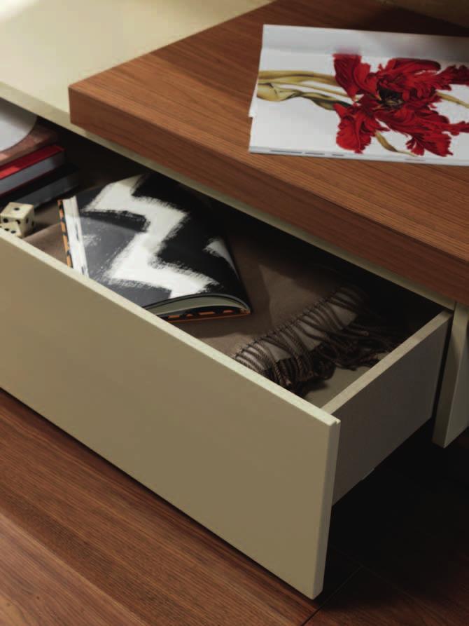 Wall system Novecento with extendable drawer and storage with DVD holder in