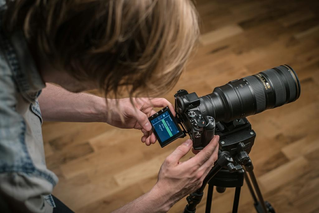 DECEMBER 23, 2017 ADVANCED Making a 4K RAW Music Video with 20,000 Still Photos Featuring CHRIS HERSHMAN Chris Hershman, a Chicago-based filmmaker, photographer and musician, is a Nikon D4, D300s,