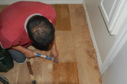 12 Hand-scraping Hardwood Floors in