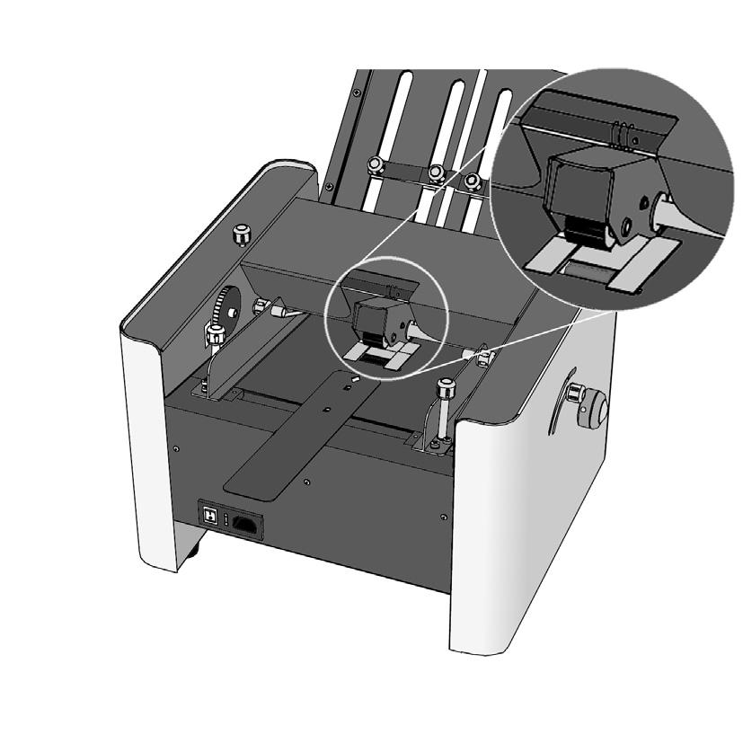 C A B A C E B Fig. 5 Fig. 6 Fig. 7 B D B A B D B A 3. INSTALLATION 4. ADJUSTMENT Using the machine stand alone Place the machine on a table. Open the top cover A and install the first fold plate B.