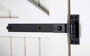 between gate and post for each size of hinge.