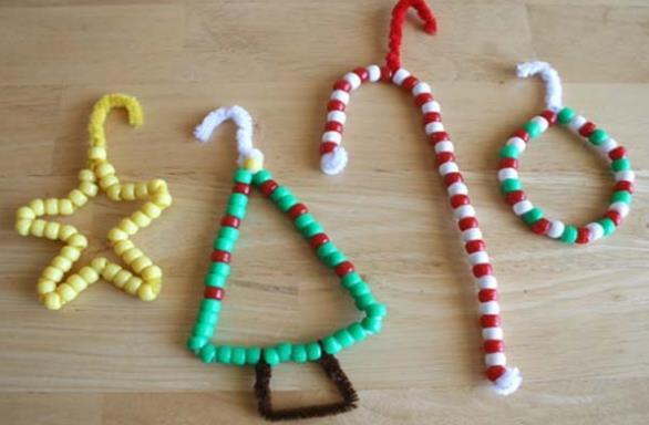 Pipe cleaner ornament Pipe cleaners Beads 1. Knot 1 end of a pipe cleaner 2. String beads onto pipe cleaner according to desired pattern 3.