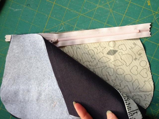 4 face down. Pin through all three layers. I hasten to point out once again that I am a quilter not a bag maker so these instructions are as basic as can be!