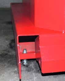 In order to achieve best results, the spindle must always be as level as possible. To illustrate the problem, let s assume the Bender shown with handles and the two rear leveling bolts installed.