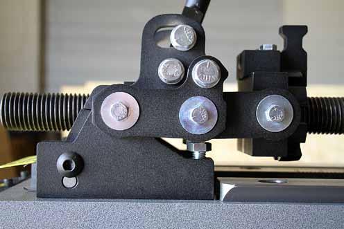 Adjusting the toggle mechanism s over-center distance The proper adjustment of the toggle mechanism is critical for the safe operation of the bender.