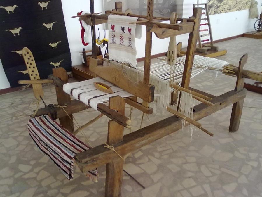 wood dolls Weaving loom made of wood Oltenia Region.