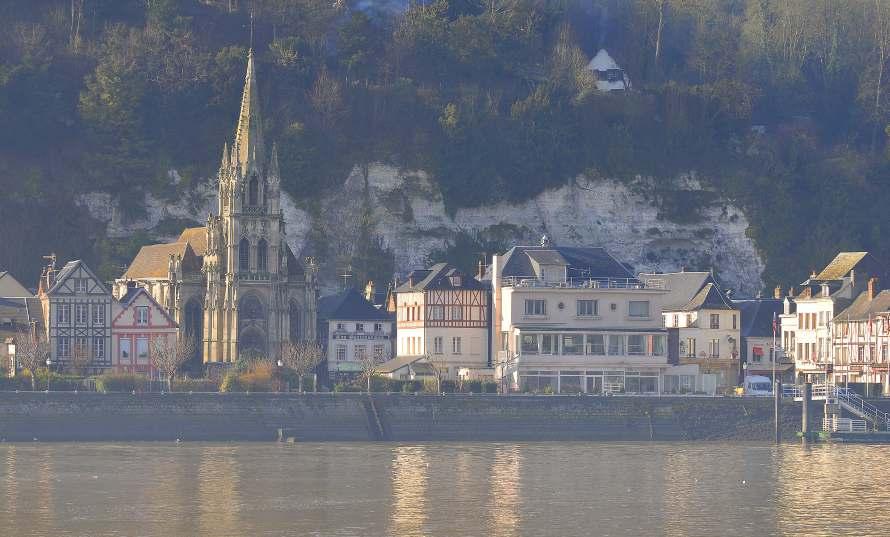 La Bouille: Jewel of the Seine A holiday resort for Rouen inhabitants during the 19th Century, the village of La Bouille has become famous for its geographical location along the Seine Valley.