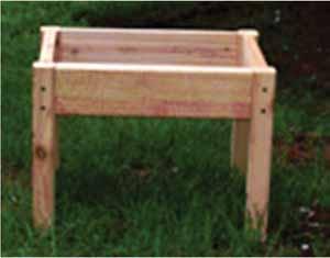GROUND FEEDERS Simple screen-bottomed trays Typically sit several inches off the ground or your deck Should be placed in open areas at least 10 feet from the nearest tree or shrub to give birds a