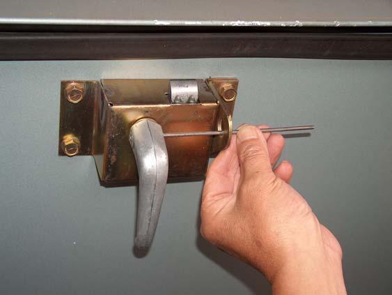 TURN HANDLE REMOVAL (NOTE: SEE PAGE 10 WHEN REPLACING OLD STYLE LOCKBOX with NEW STYLE for OLD