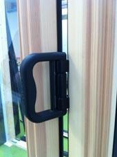 5 Hanging of door panels With the outerframe now fully fixed you are now ready to begin hanging the doors panels.