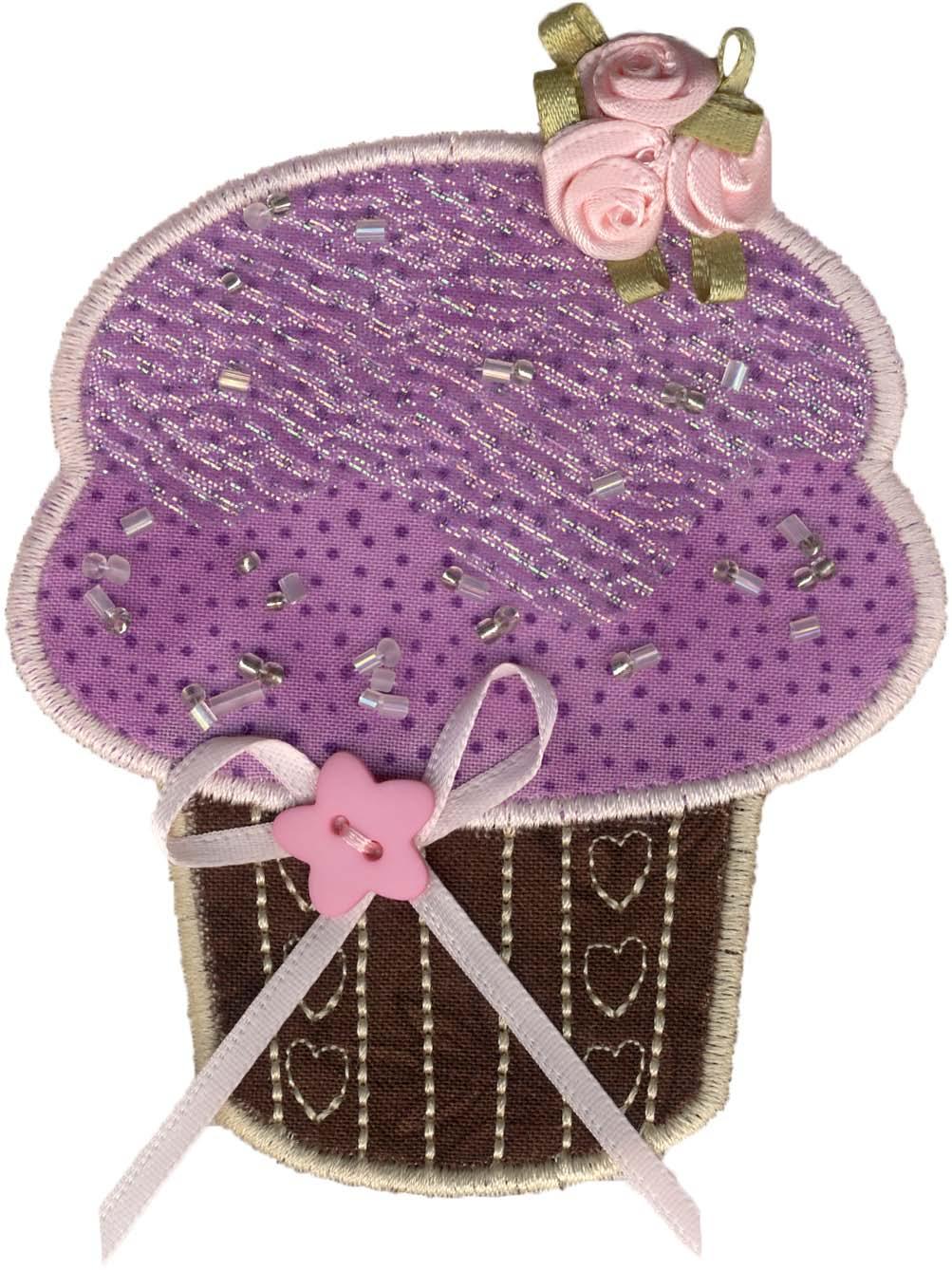 12397-05 Leopard & Lace Cupcake Additional embellishments used: Pink star button & piece of lace trim handstitched in place between the two layers of icing.