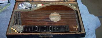 From the initial photos I received from the customer, the zither appeared to