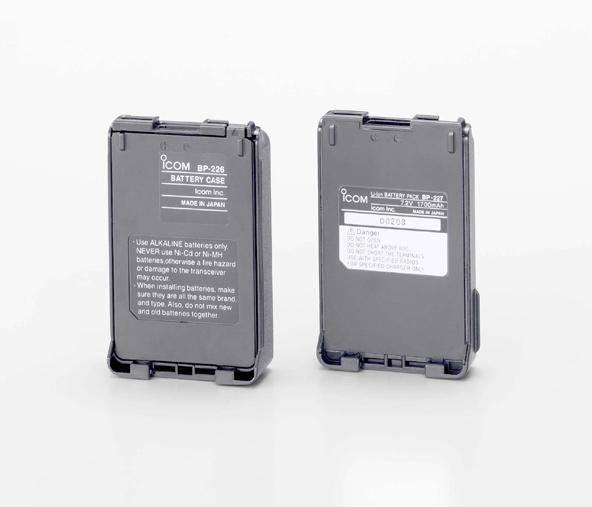 7 OPTIONS BP-226 battery case Battery case for 5 AA (R6) alkaline cells. BP-227/FM li-ion battery pack 7.