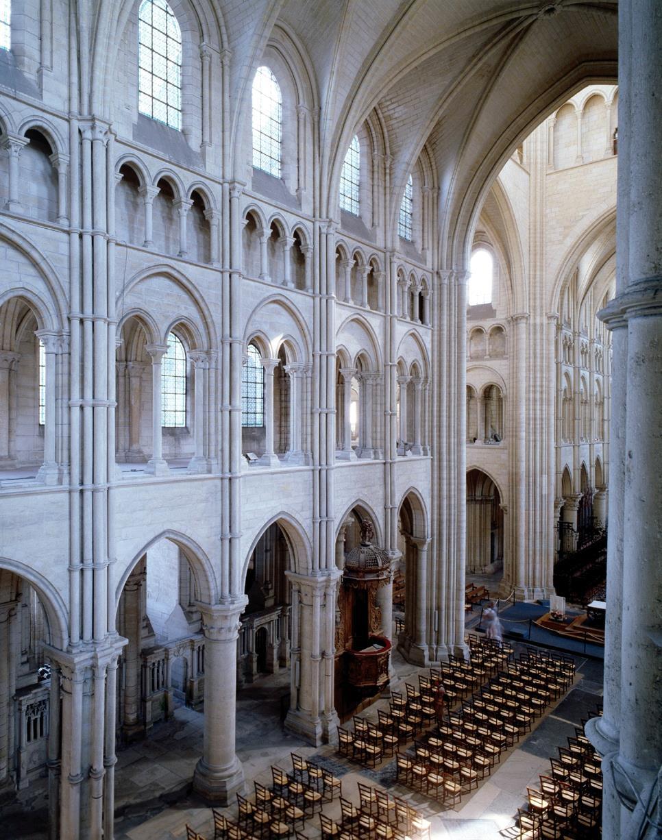 nave of Laon Cathedral