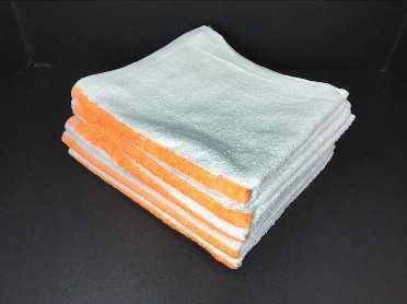 ~10 Pieces/LB ~8 Pieces/LB Recycled Knitted Sheets LIMITED SUPPLY Cut from recycled fitted sheets, this knitted wiping rag is very similar to our new knit material except that is