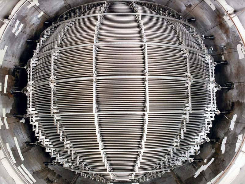 Seite 3 von 6 Rearview of a finished steam generator(source: Areva) The second market for new power plants is mainly in China, some in India and South Korea, where we provide tubes for steam