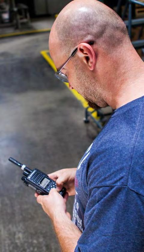 TEXT MESSAGING Connect with your colleagues even when it s not appropriate to talk. MOTOTRBO has a built-in text messaging service that can be expanded for even greater capability.
