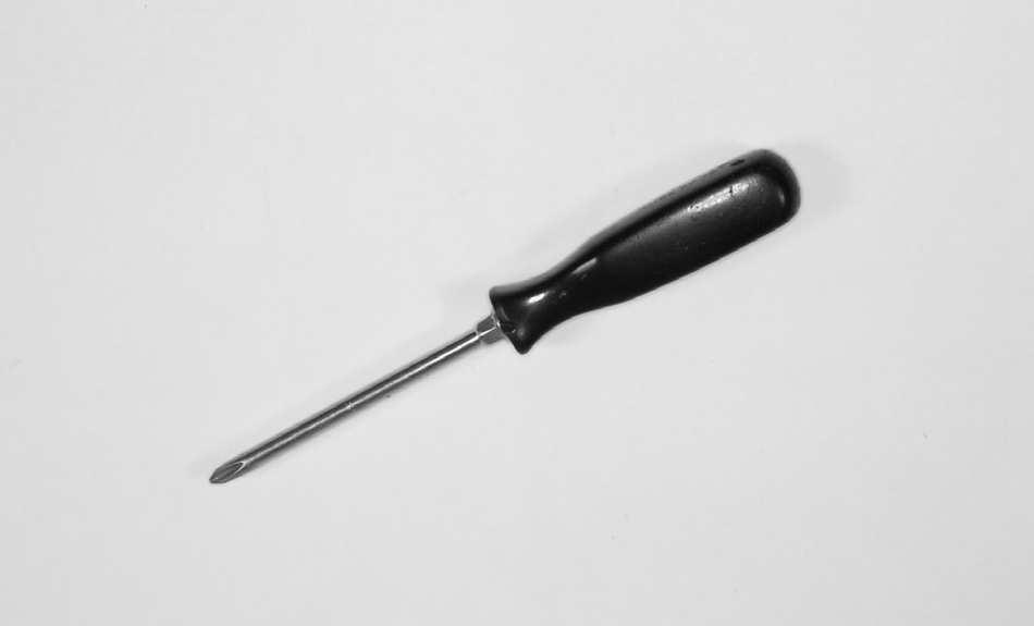 You may need all U.S. standard tools, all metric size tools or a mixture of both. Screwdrivers A screwdriver (Figure 1) is a very basic tool, but if used improperly can do more damage than good.