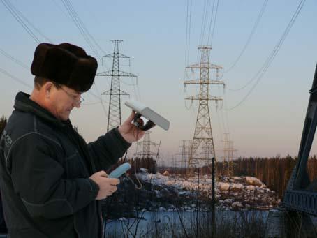case with very high towers, an external hand-held antenna was used to improve the communication (Figure 7). The monitors were checked regularly and the latest attempt was in late autumn of 2007.