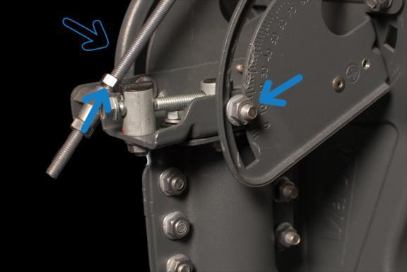VS1100: Damaging the Azimuth Fine-adjust Bolt If the Azimuth Fine-adjust bolt is not centered prior to beginning the Point and Peak process with the VS1100 ODU, the peaking procedure may cause