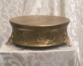 R35 Cake Stand Metal Embossed