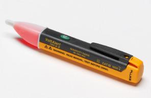 Detects voltages from 40 V to 300 V ac Ultra-bright white LED with 100,000 hour bulb life AAA battery included 1AC II VoltAlert non-contact voltage detector Voltbeat