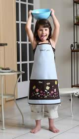 This apron comes embroidered with? Cutie Pie? for that special little girl in your life. With burgundy ties and binding.