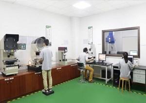 screw gauge Toolmaker Microscope, height master, surface Plate Inspection content: Customer's Mould Specification Sheet Check Design Optimize control