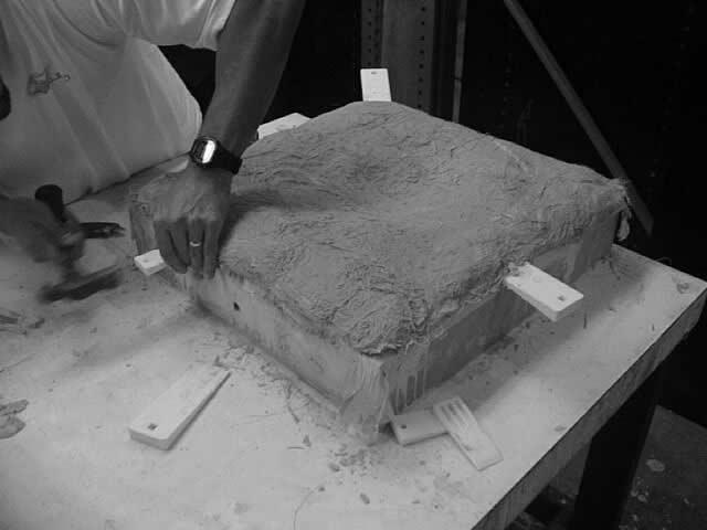 15 16 To release the plaster mold from the plug we inserted wood