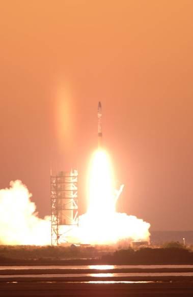 TACSAT-2 General Attributes Launched December 16 th, 2006 on a Minotaur-I launch vehicle from Wallops Space Flight Facility, VA 420 kilometer Low Earth Orbit (LEO) satellite