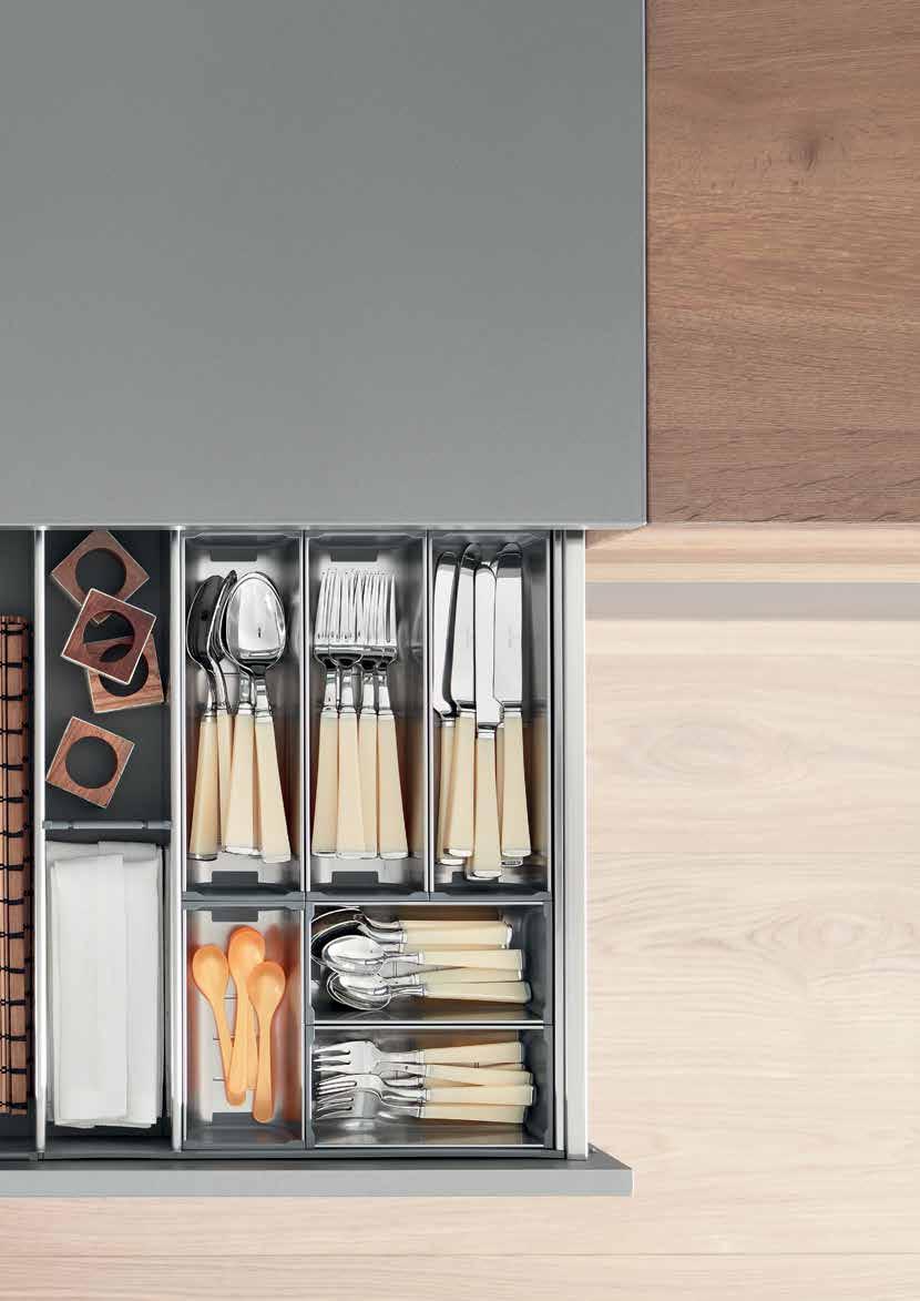 Contents 4 DYNAMIC SPACE 6 ORGA-LINE features 8 Cutlery ideas 10 Utensil ideas 12